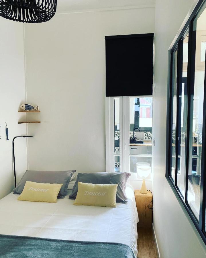 Villa Les Fleurs Appartement En Front De Mer 메르레뱅 외부 사진