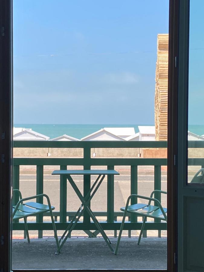 Villa Les Fleurs Appartement En Front De Mer 메르레뱅 외부 사진